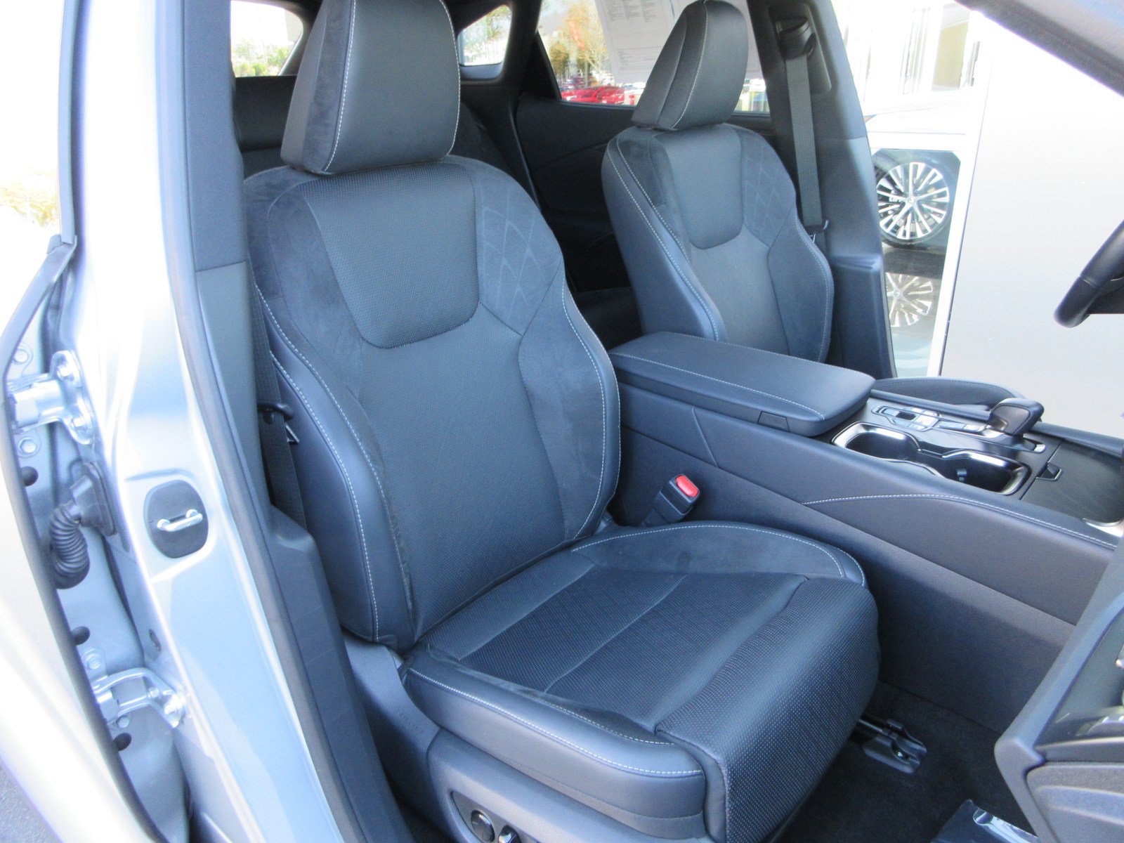 Used 2026 Lexus RX 450h AWD w/ Convenience Package image 28