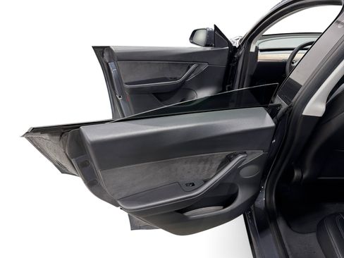 Certified 2021 Tesla Model Y 2WD image 10