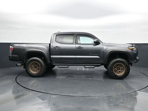 Used 2020 Toyota Tacoma TRD Off-Road image 8