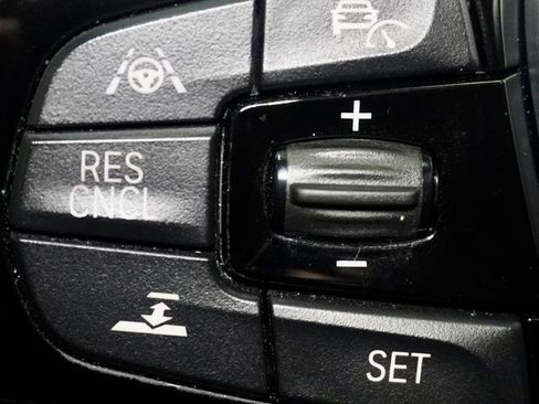 Used 2018 BMW 540i xDrive image 34