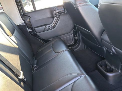 Used 2017 Jeep Wrangler Unlimited Sahara AWD/4WD image 77
