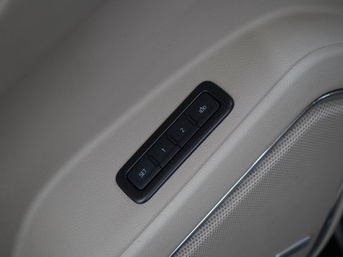 Used 2019 GMC Yukon XL Denali w/ Open Road Package AWD/4WD image 26