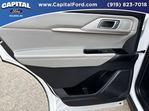 Certified 2025 Ford Explorer Active w/ Active Comfort Package RWD image 16