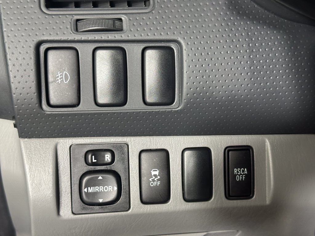 Used 2012 Toyota Tacoma 4x4 Access Cab V6 w/ SR5 Pkg image 18