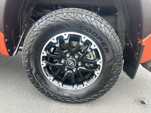Used 2025 Toyota Tundra SR5 AWD/4WD image 11