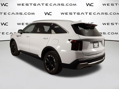 Used 2024 Kia Sorento S image 37