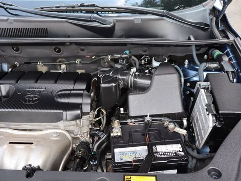 Used 2011 Toyota RAV4 4WD w/ Upgrade Value Pkg image 41