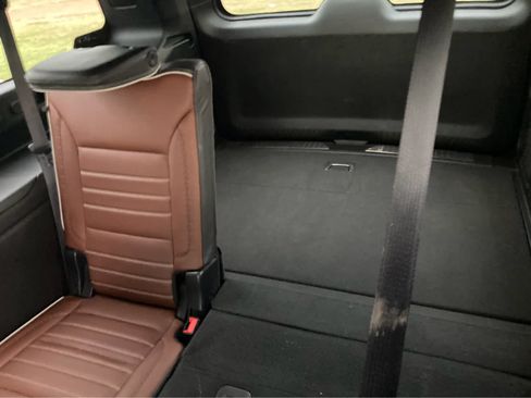 Used 2023 GMC Yukon XL Denali Ultimate AWD/4WD image 7