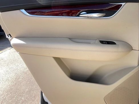 Used 2019 Cadillac XT5 Luxury FWD image 35
