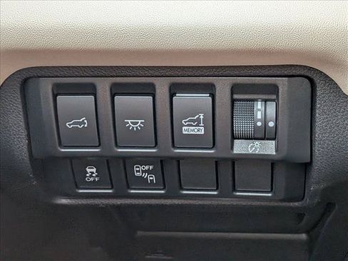 Used 2021 Subaru Ascent Limited w/ Technology Package AWD/4WD image 18