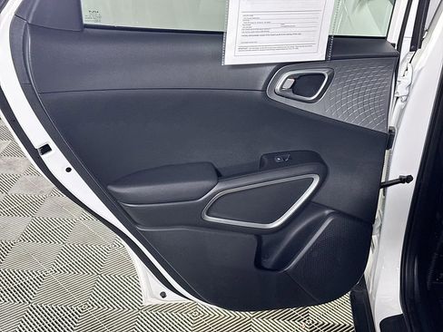 Certified 2025 Kia Soul LX image 19