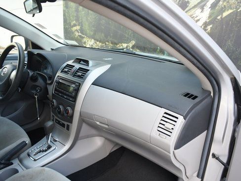 Used 2012 Toyota Corolla LE FWD image 24
