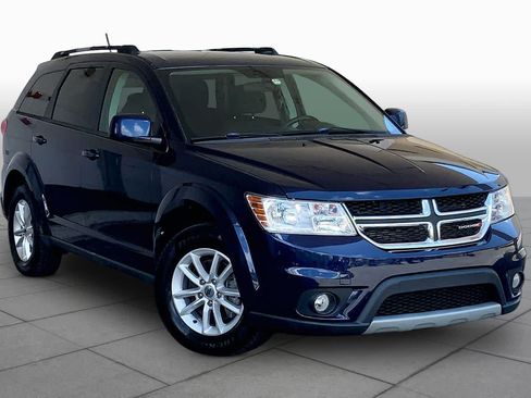 Used 2018 Dodge Journey SXT w/ Connectivity Group FWD image 3