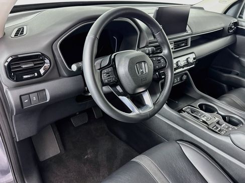 Certified 2023 Honda Pilot Touring image 9
