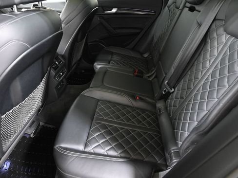 Used 2023 Audi SQ5 Prestige AWD/4WD image 8