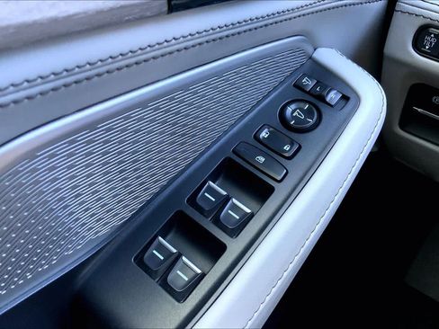 Used 2023 Acura MDX SH-AWD w/ Advance Package image 34