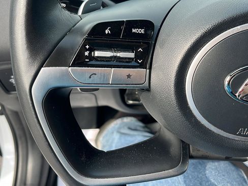 Used 2022 Hyundai Santa Cruz Limited image 11