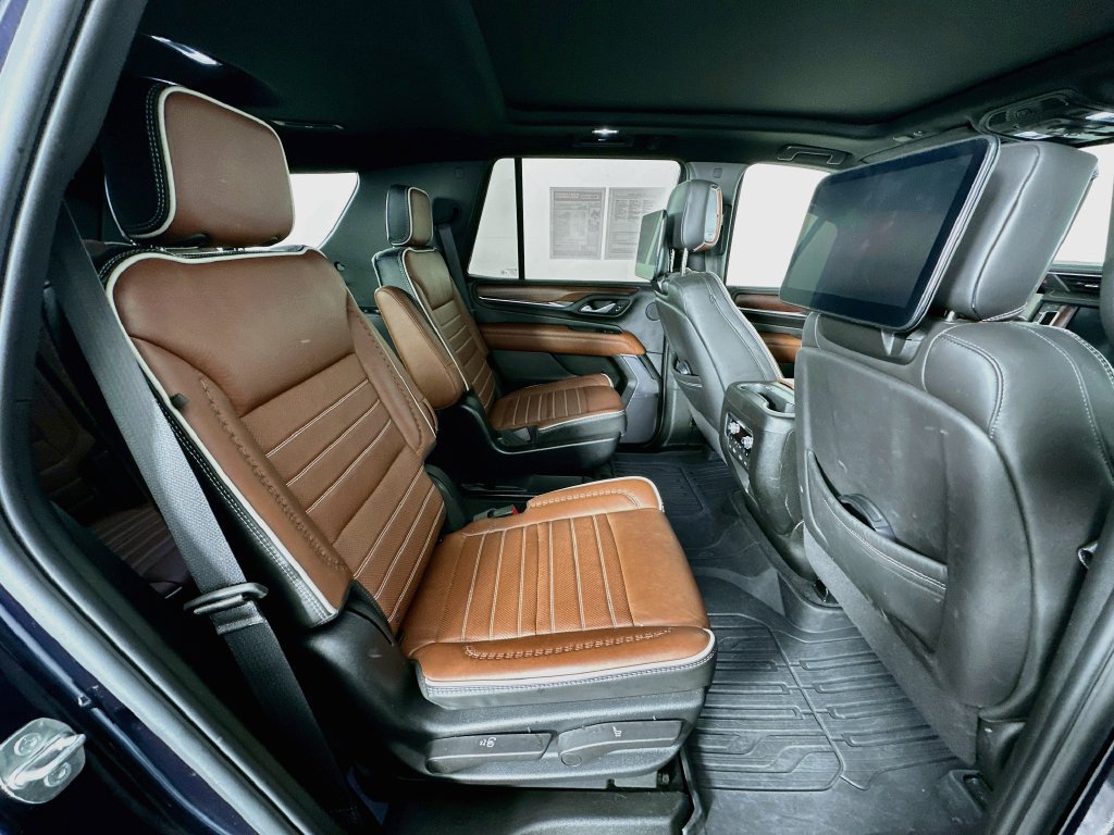 Used 2024 GMC Yukon Denali Ultimate w/ LPO, Floor Liner Package AWD/4WD image 39