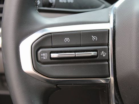 Used 2024 GMC Canyon Elevation w/ Convenience Package image 12