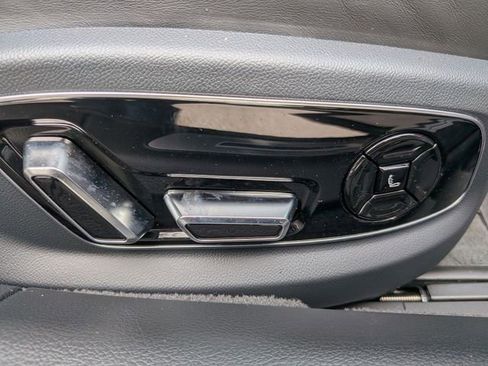 Used 2023 Audi A8 L 3.0T image 44