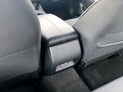 Used 2025 Nissan Altima 2.5 SV FWD image 33
