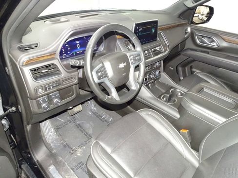 Used 2024 Chevrolet Suburban Premier image 24