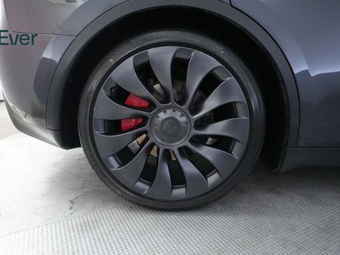 Used 2024 Tesla Model Y Performance AWD/4WD image 22