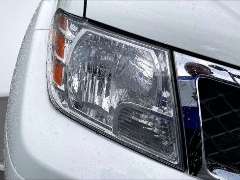 Used 2020 Nissan Frontier PRO-4X w/ Pro-4x Utility Package AWD/4WD image 33