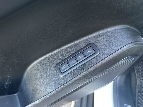 Used 2018 GMC Yukon XL SLT image 19