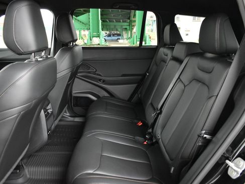 New 2026 Jeep Cherokee Limited AWD/4WD image 17
