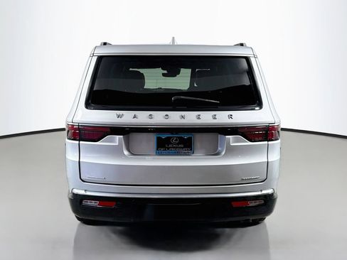 Used 2022 Jeep Wagoneer Series III w/ Premium Group I AWD/4WD image 6