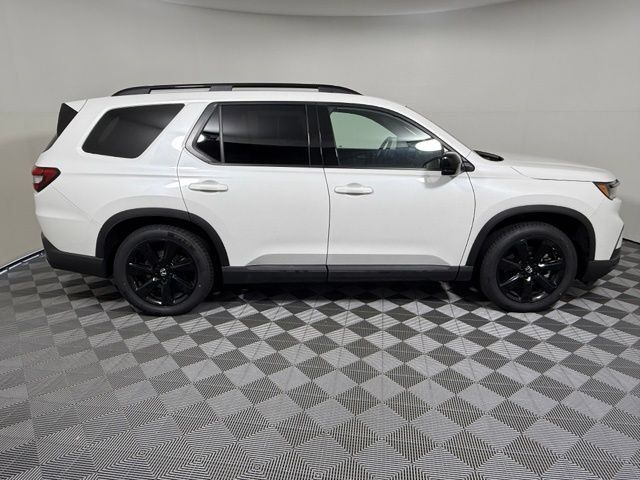Used 2025 Honda Pilot Black Edition image 7