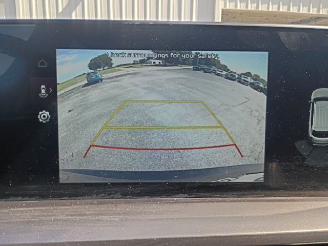 Used 2025 Kia Telluride S FWD image 21