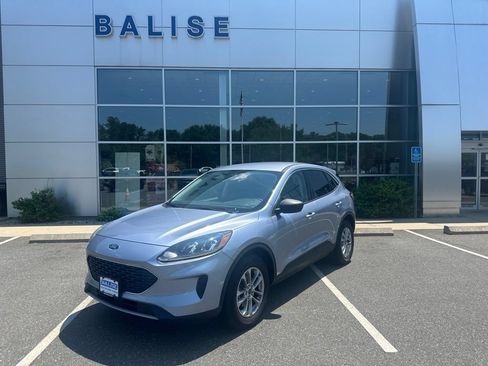 Used 2022 Ford Escape SE w/ Cold Weather Package AWD/4WD image 1