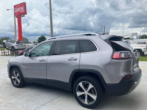 Used 2019 Jeep Cherokee Limited FWD image 3