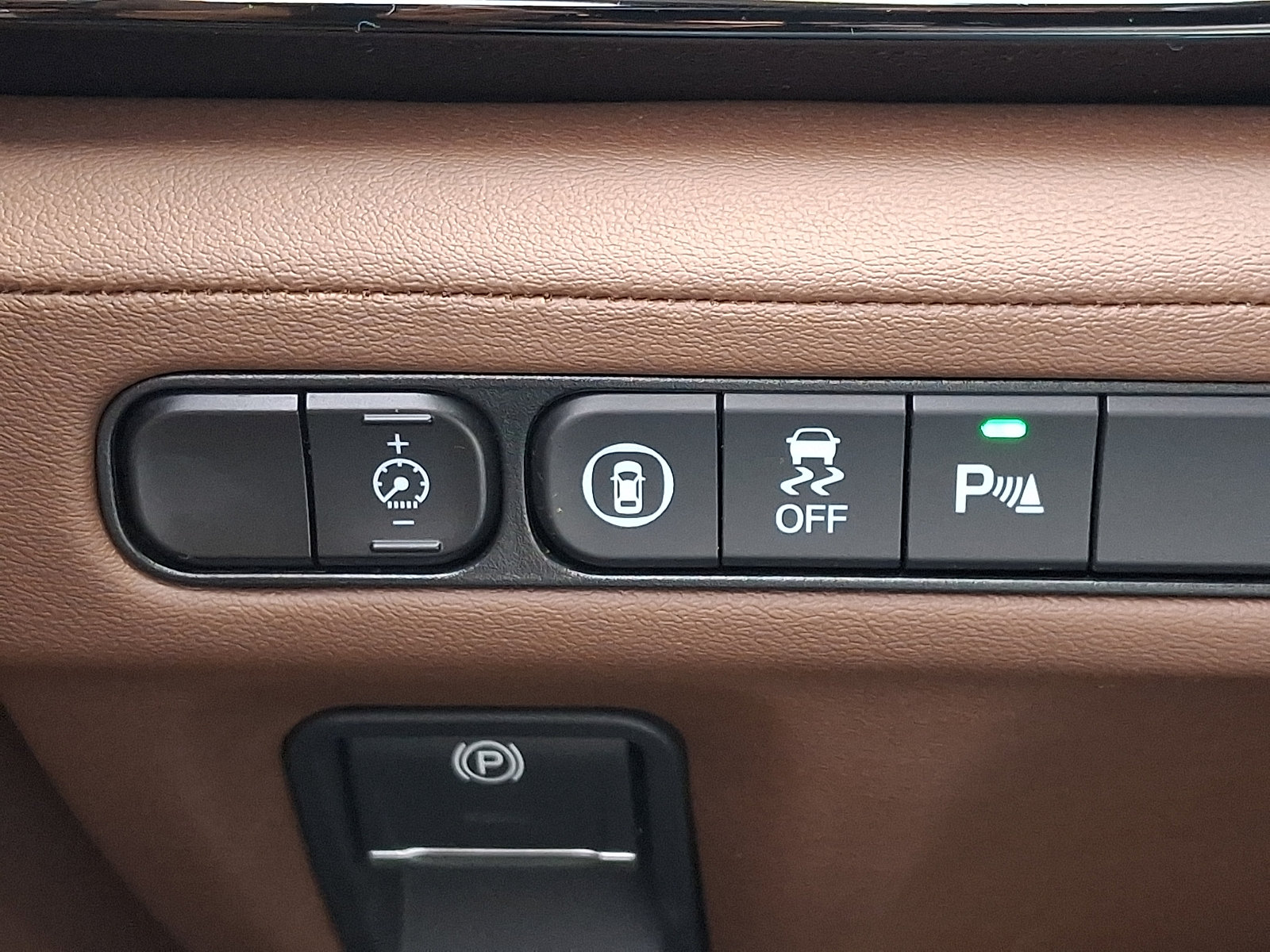 Certified 2024 Acura MDX w/ Technology Package AWD/4WD image 26