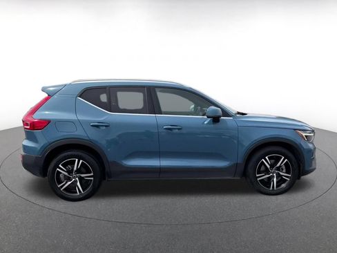 Used 2024 Volvo XC40 B5 Core AWD/4WD image 16