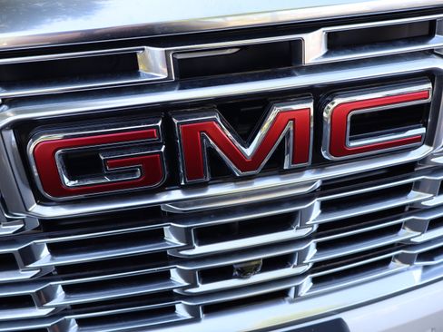 Used 2025 GMC Yukon Denali w/ Denali Reserve Package image 49