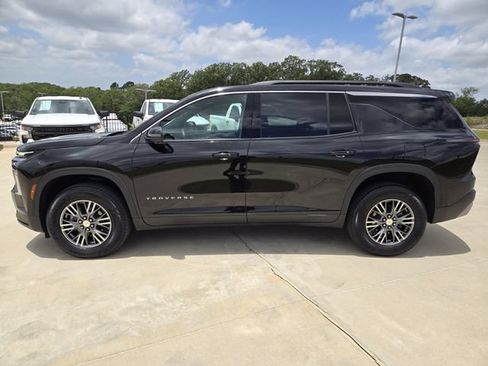 Used 2024 Chevrolet Traverse LT FWD image 5