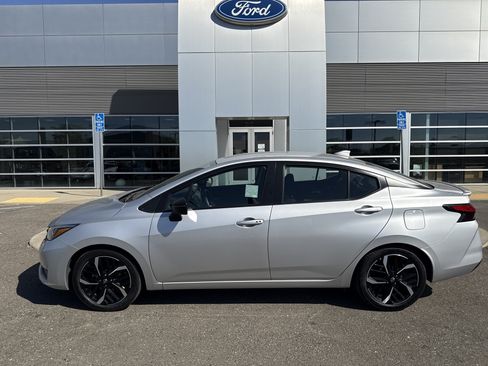 Used 2024 Nissan Versa SR FWD image 1