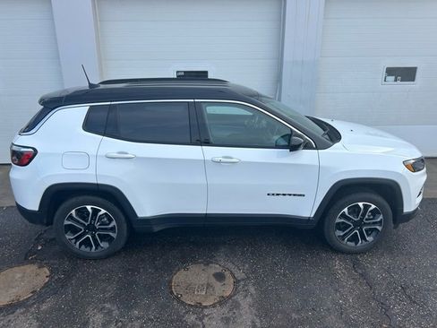 Certified 2022 Jeep Compass Limited image 6