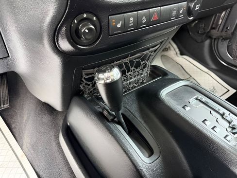 Used 2016 Jeep Wrangler Unlimited Sahara AWD/4WD image 26
