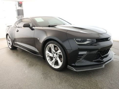 Used 2018 Chevrolet Camaro SS w/ LPO, Ground Effects Package image 3