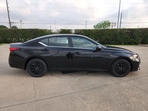 New 2026 Nissan Altima 2.5 SV FWD image 3