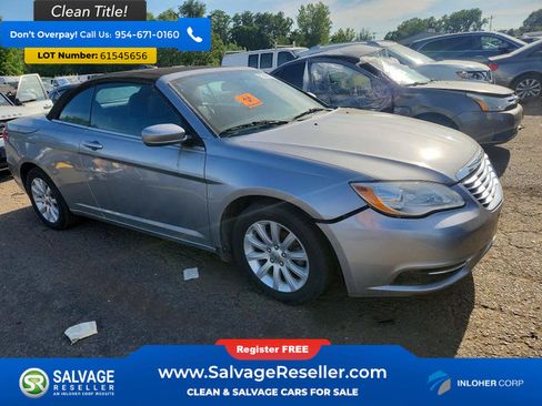 Used 2013 Chrysler 200 Touring FWD image 5