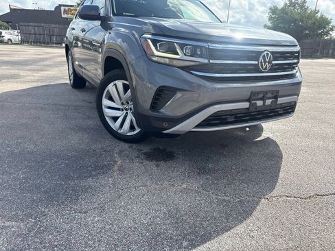 Used 2021 Volkswagen Atlas Cross Sport SE FWD image 2