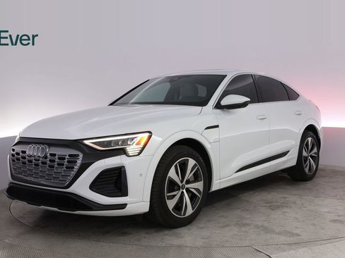 Used 2024 Audi Q8 e-tron Premium Plus w/ Premium Plus Package AWD/4WD image 2