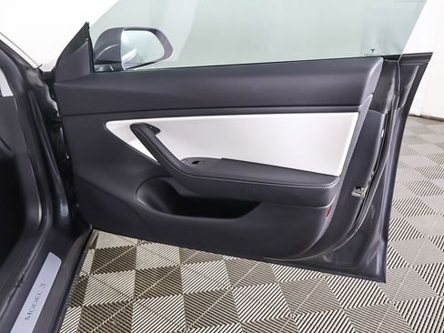 Used 2019 Tesla Model 3 Performance image 24