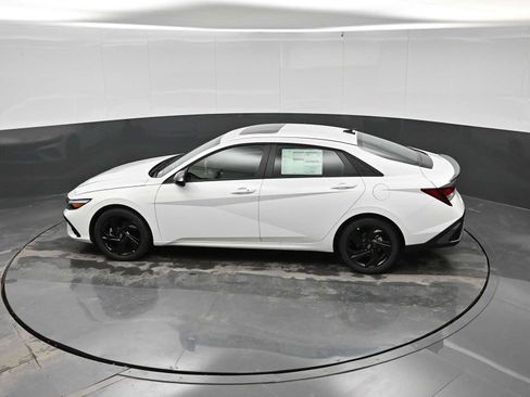 New 2026 Hyundai Elantra SEL Sport FWD image 27
