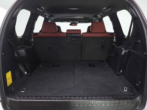 Used 2021 Lexus GX 460 Premium w/ Premium Package image 9